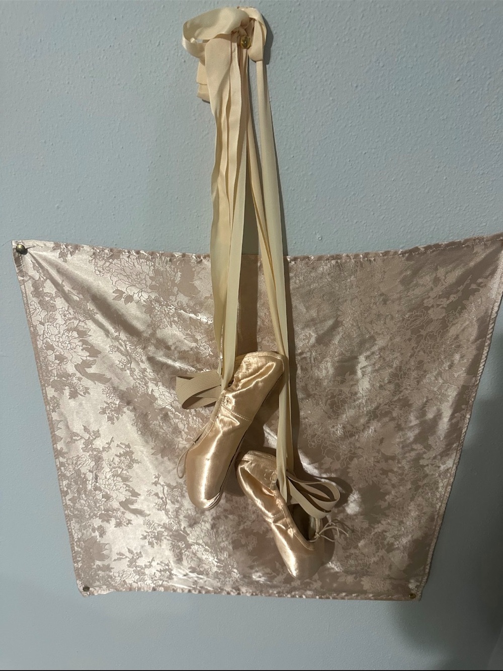 Bloch Classic Satin Ballet Pointe Shoes sz 7